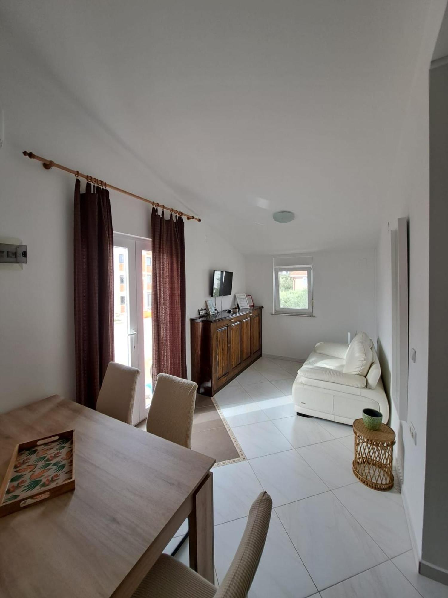 Apartments Maretic Mandre Luaran gambar