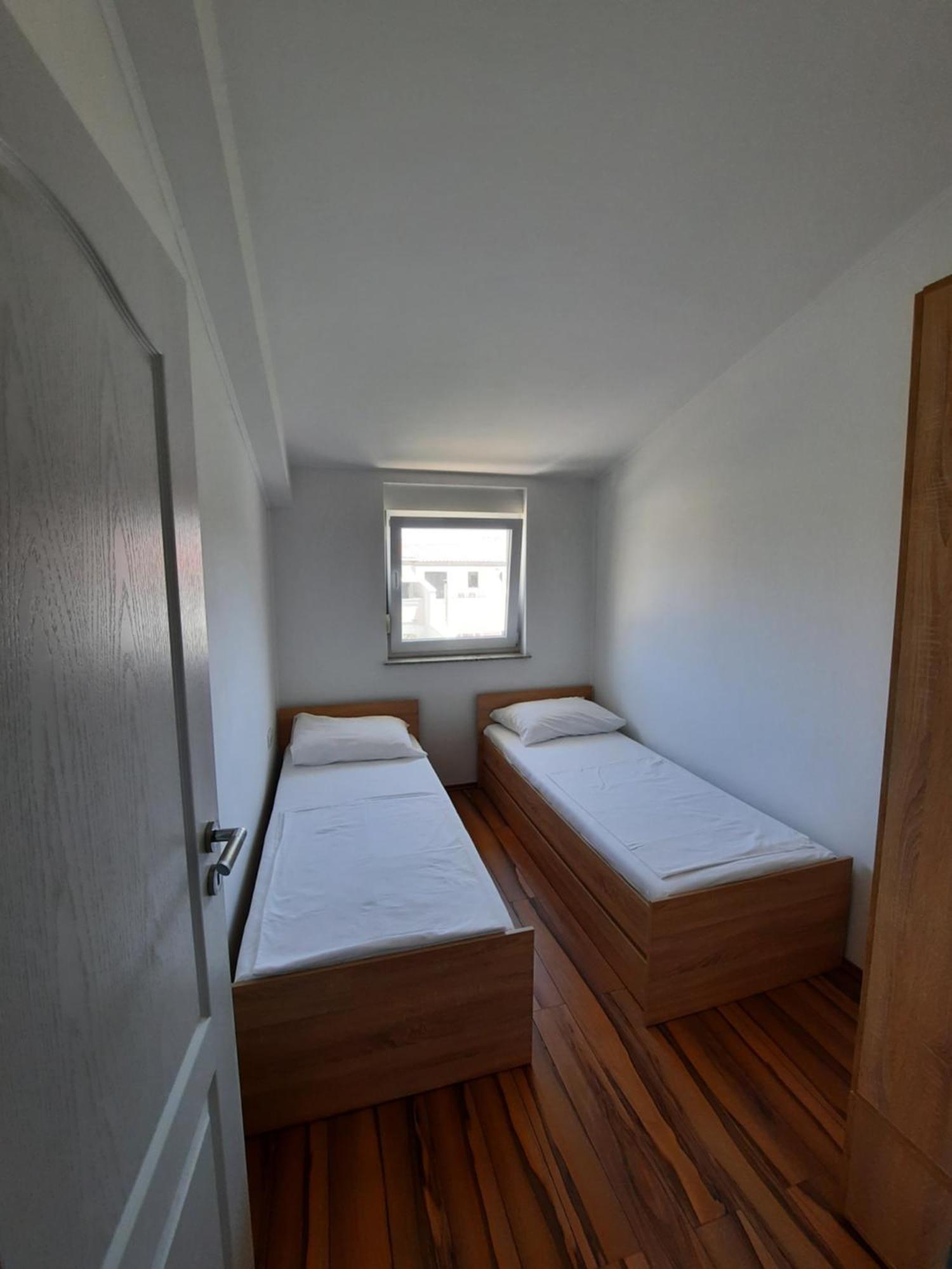 Apartments Maretic Mandre Luaran gambar
