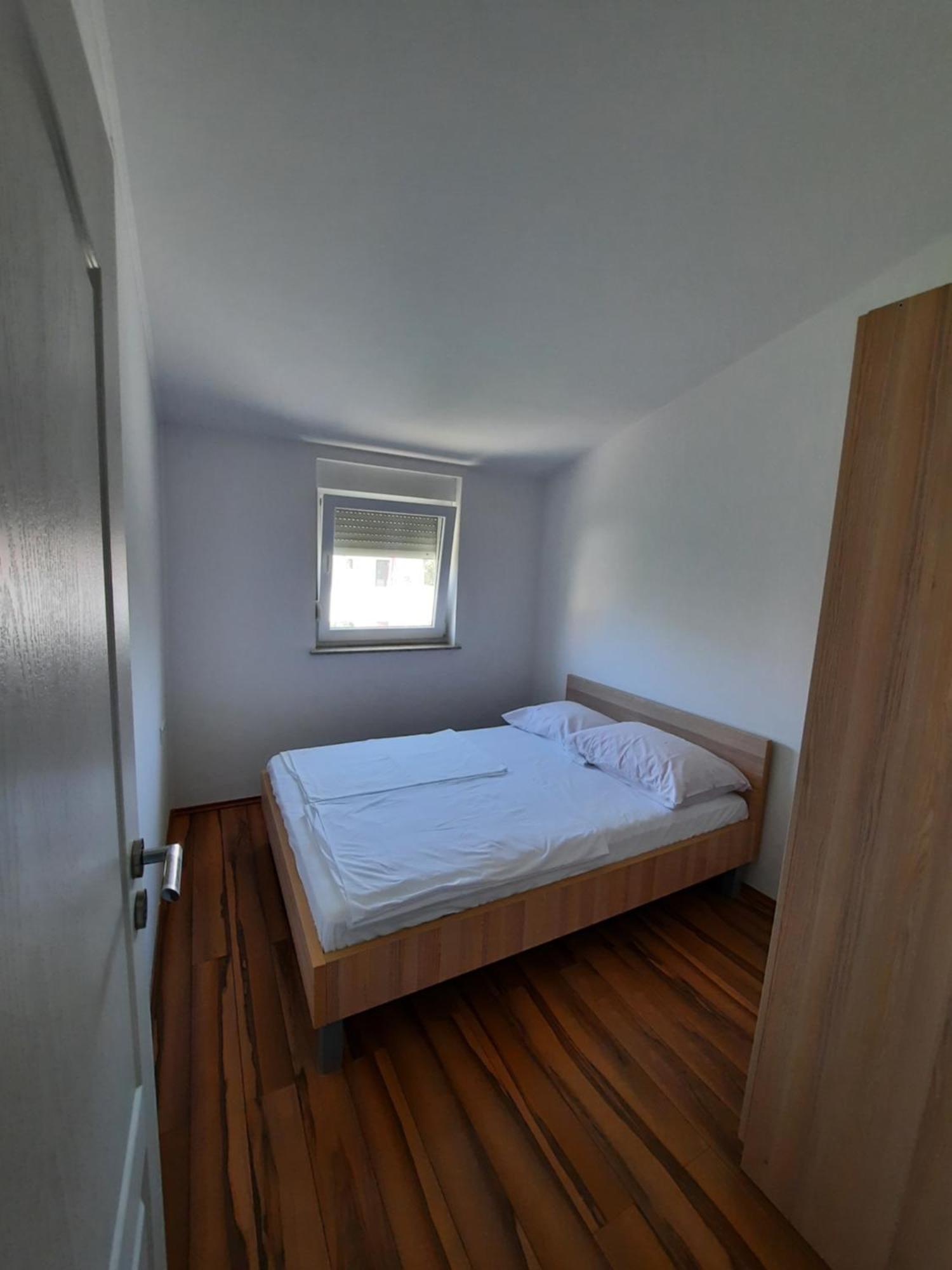 Apartments Maretic Mandre Luaran gambar